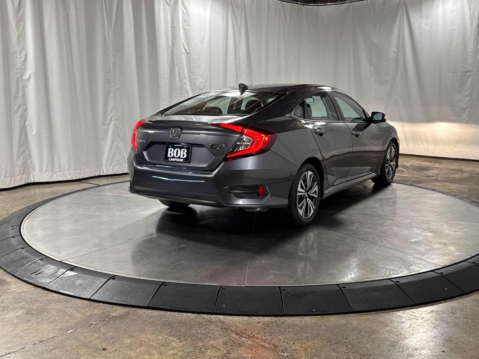 Used 2017 Honda Civic EX-T image 8