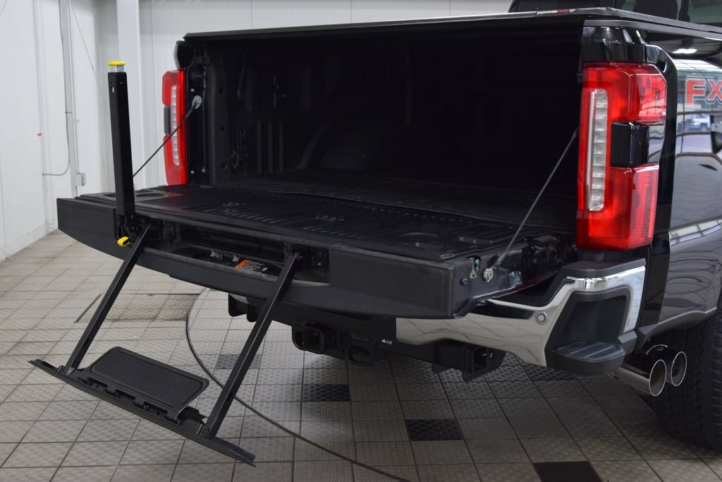 Used 2023 Ford F250 Lariat w/ Lariat Ultimate Package AWD/4WD image 26