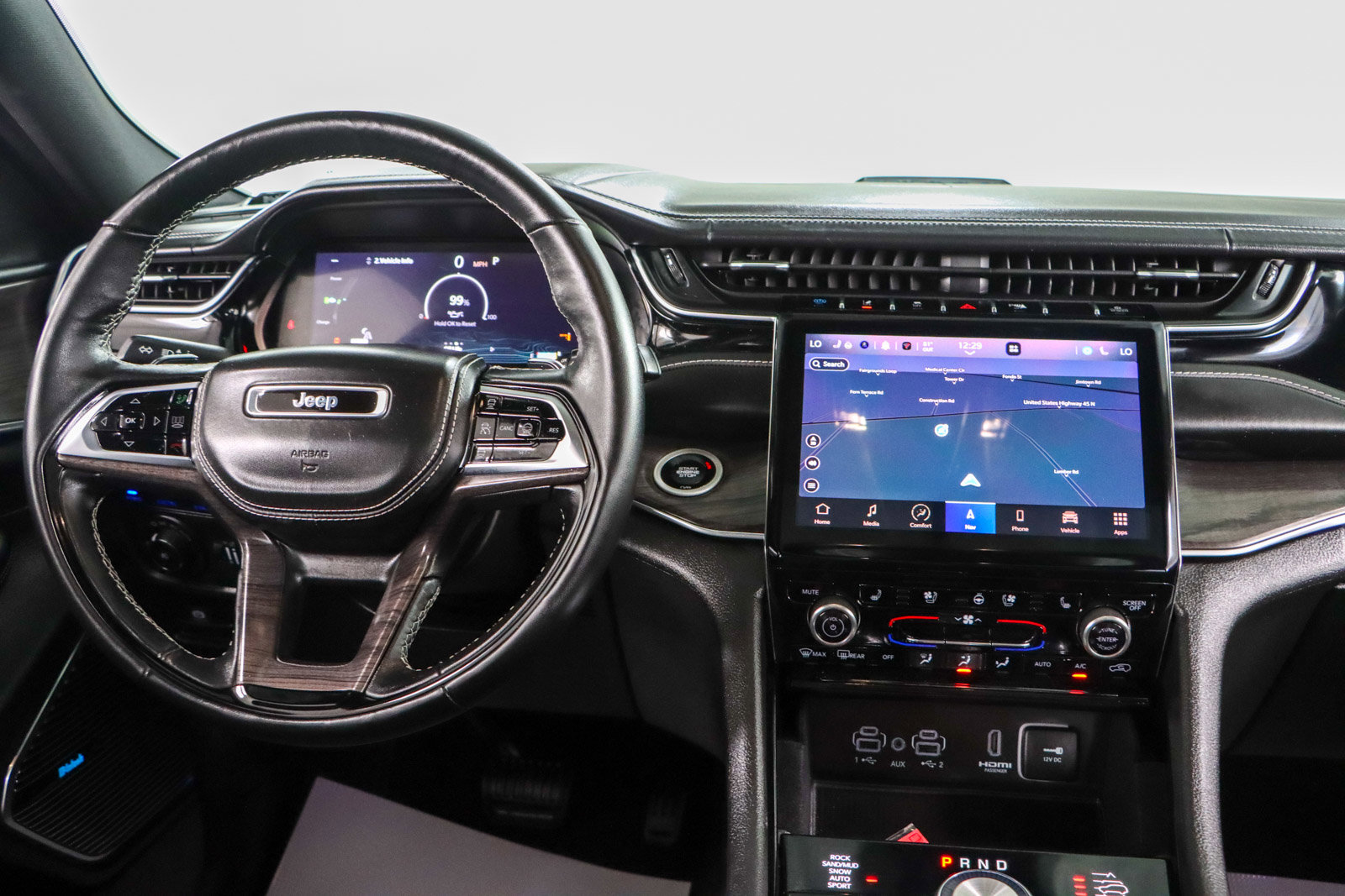 Used 2022 Jeep Grand Cherokee Overland w/ Advanced Protech Group III image 17