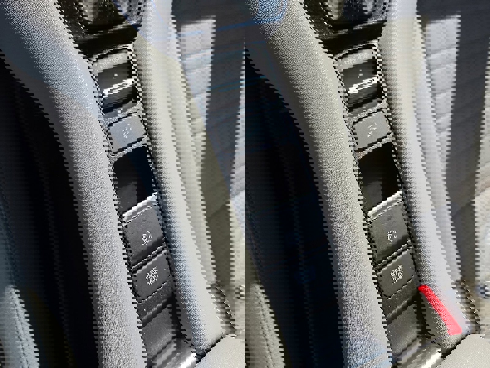 Used 2023 Honda HR-V LX image 23