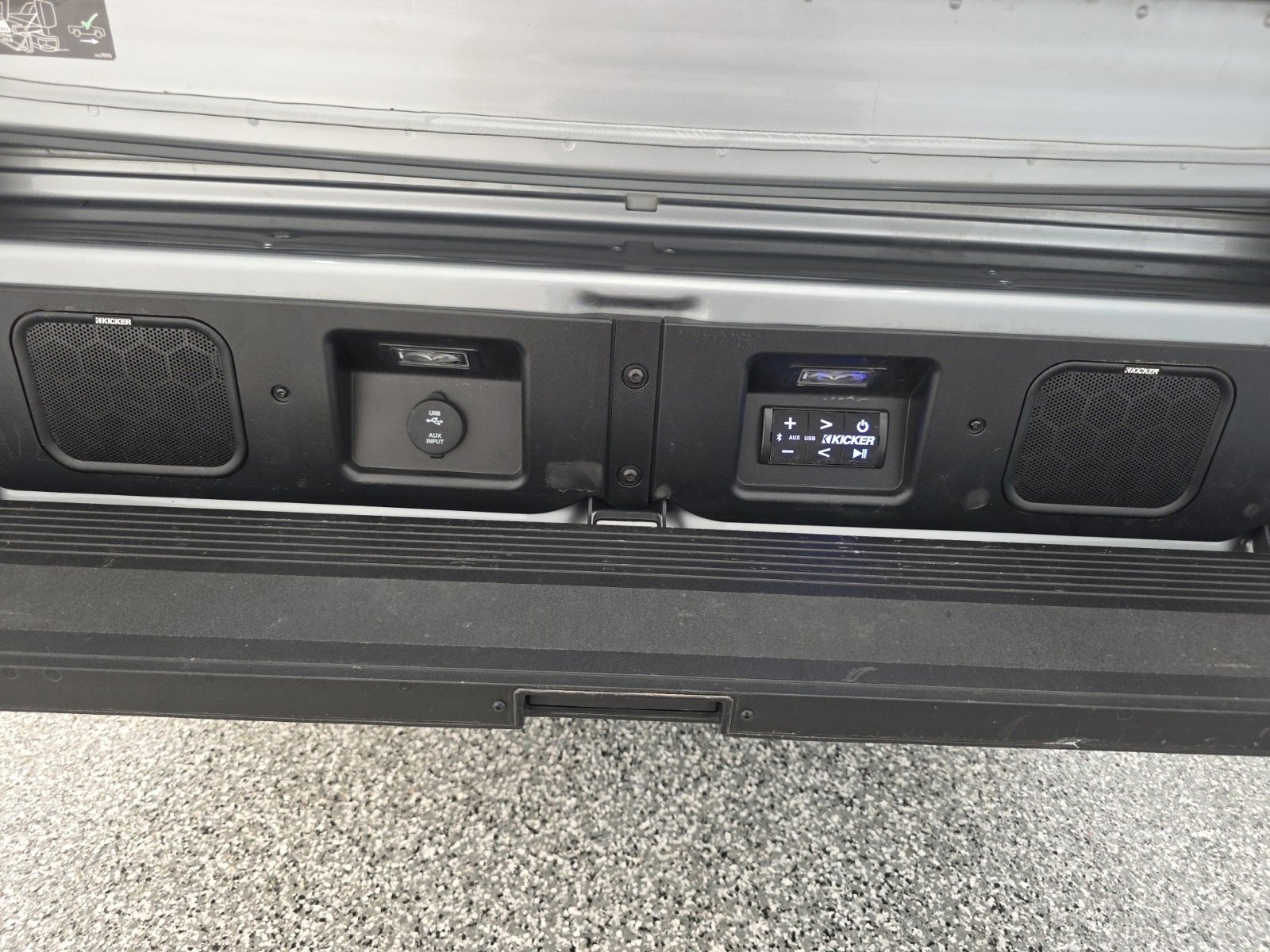 Used 2024 GMC Sierra 2500 Denali Ultimate w/ Max Trailering Package image 25