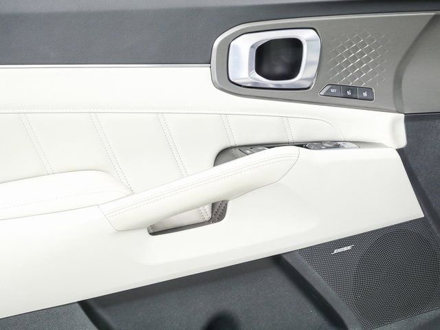 Used 2023 Kia Sorento SX Prestige w/ Panoramic Sunroof Package image 6