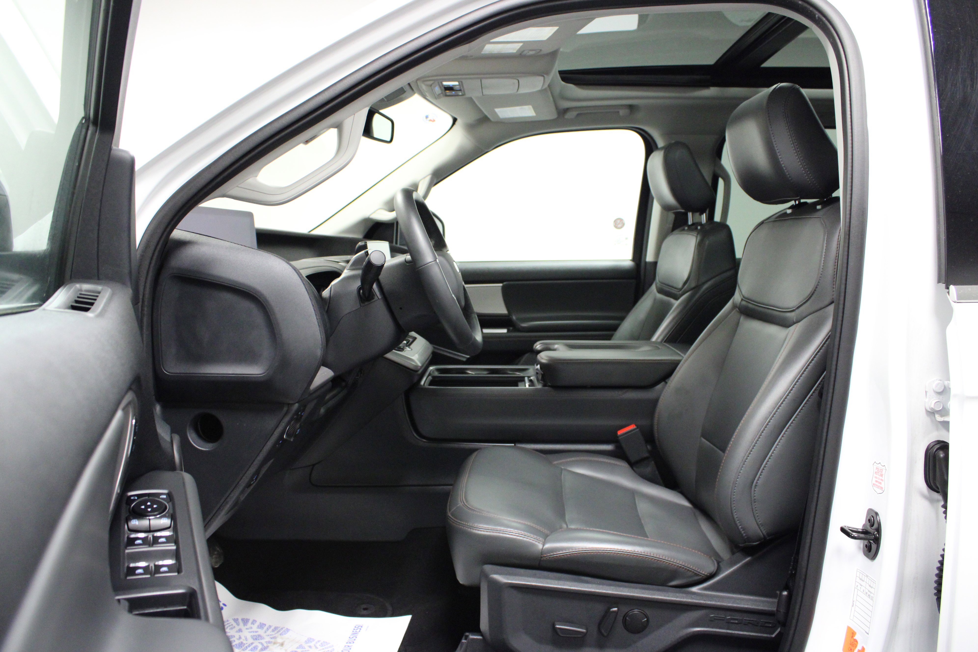 Used 2025 Ford Expedition Active image 12