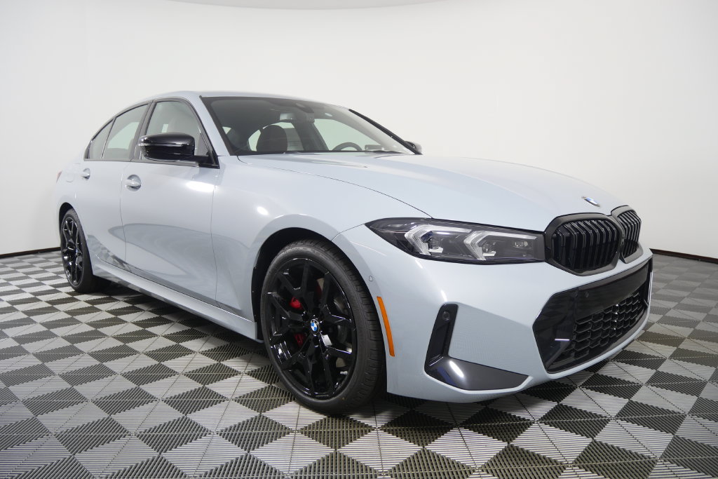 New 2026 BMW 330i Sedan w/ M Sport Package RWD image 2