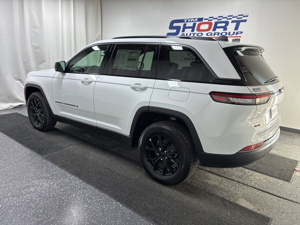 New 2026 Jeep Grand Cherokee Altitude AWD/4WD image 8