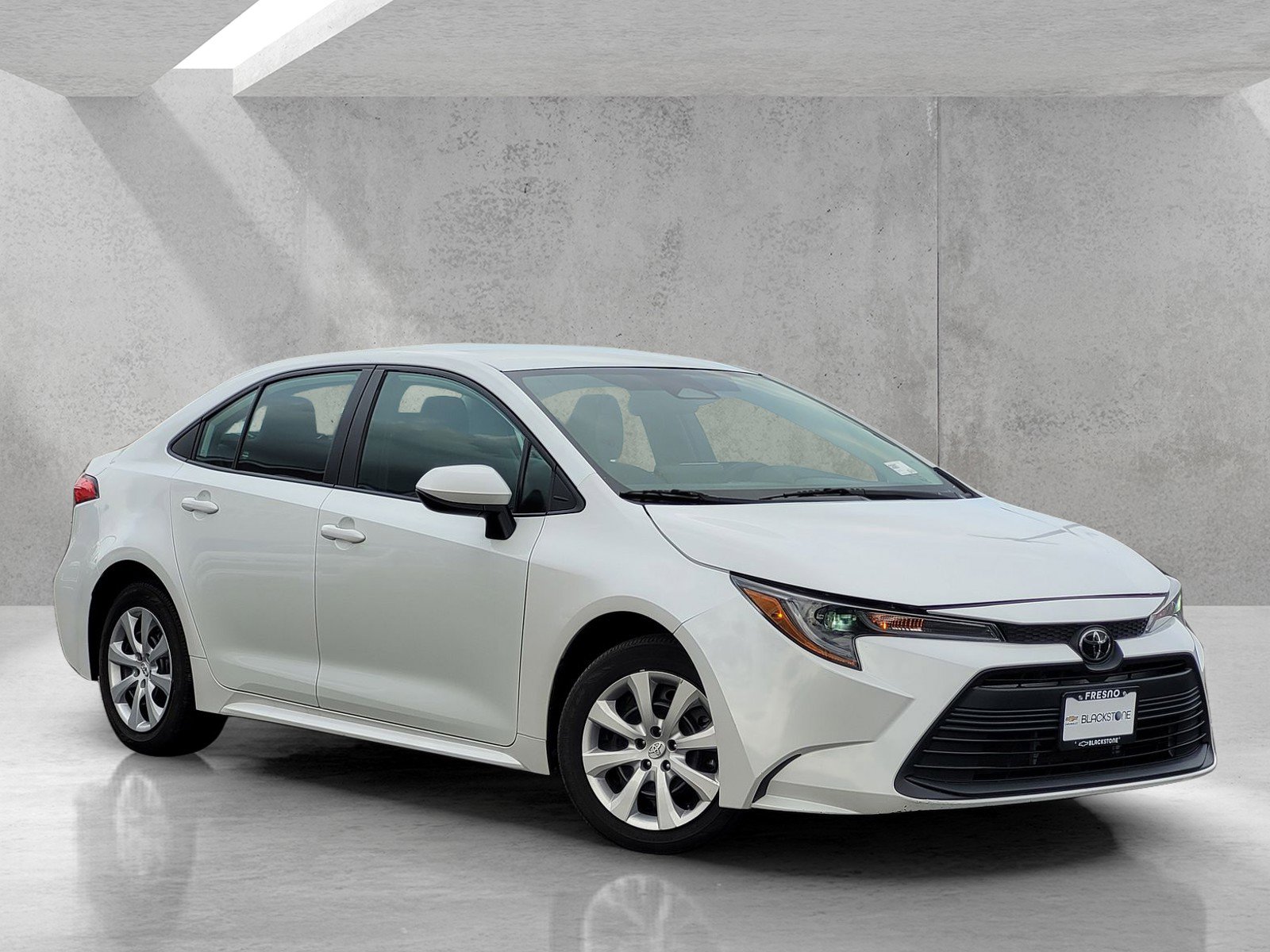 Used 2024 Toyota Corolla LE image 1