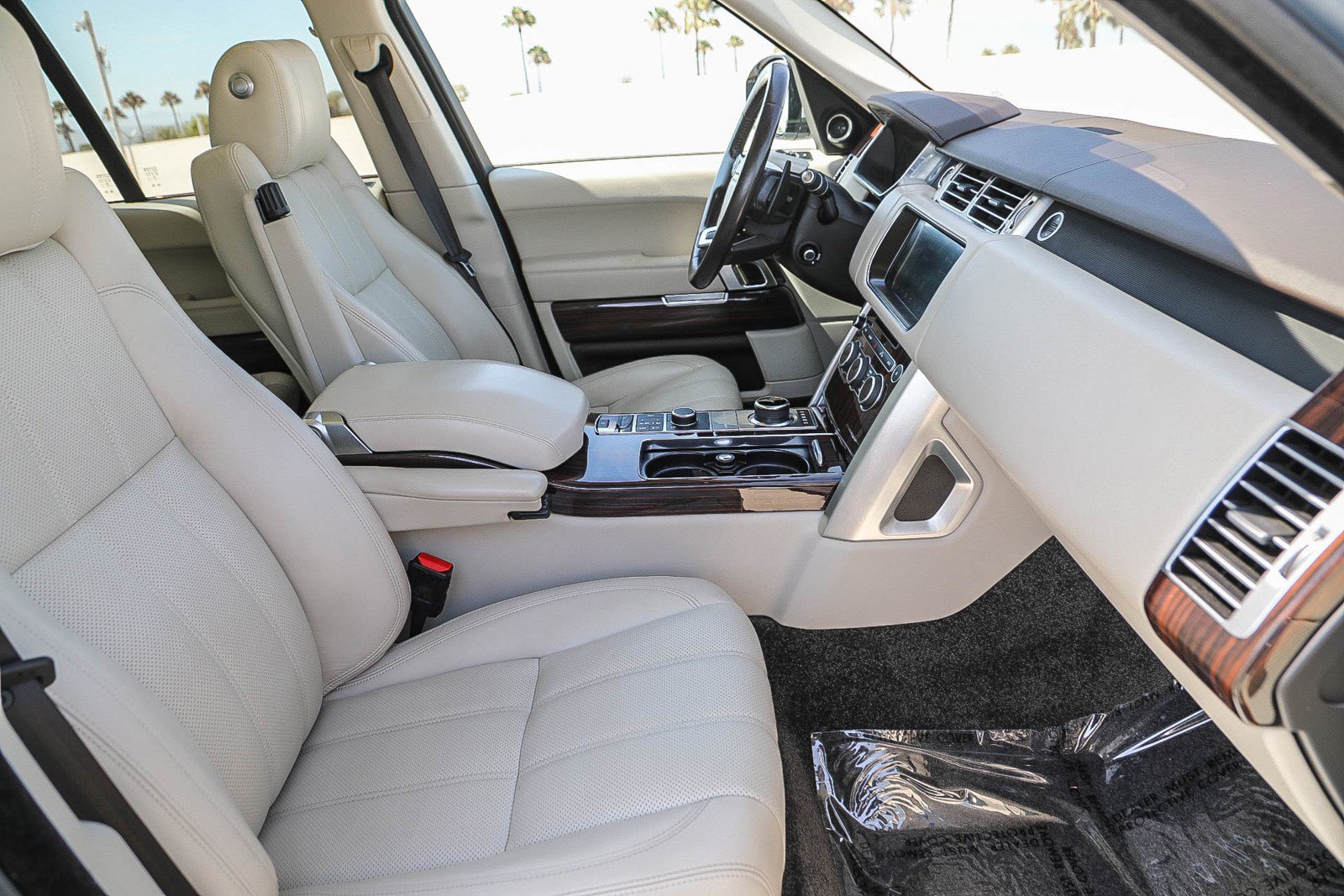 Used 2017 Land Rover Range Rover HSE AWD/4WD image 16