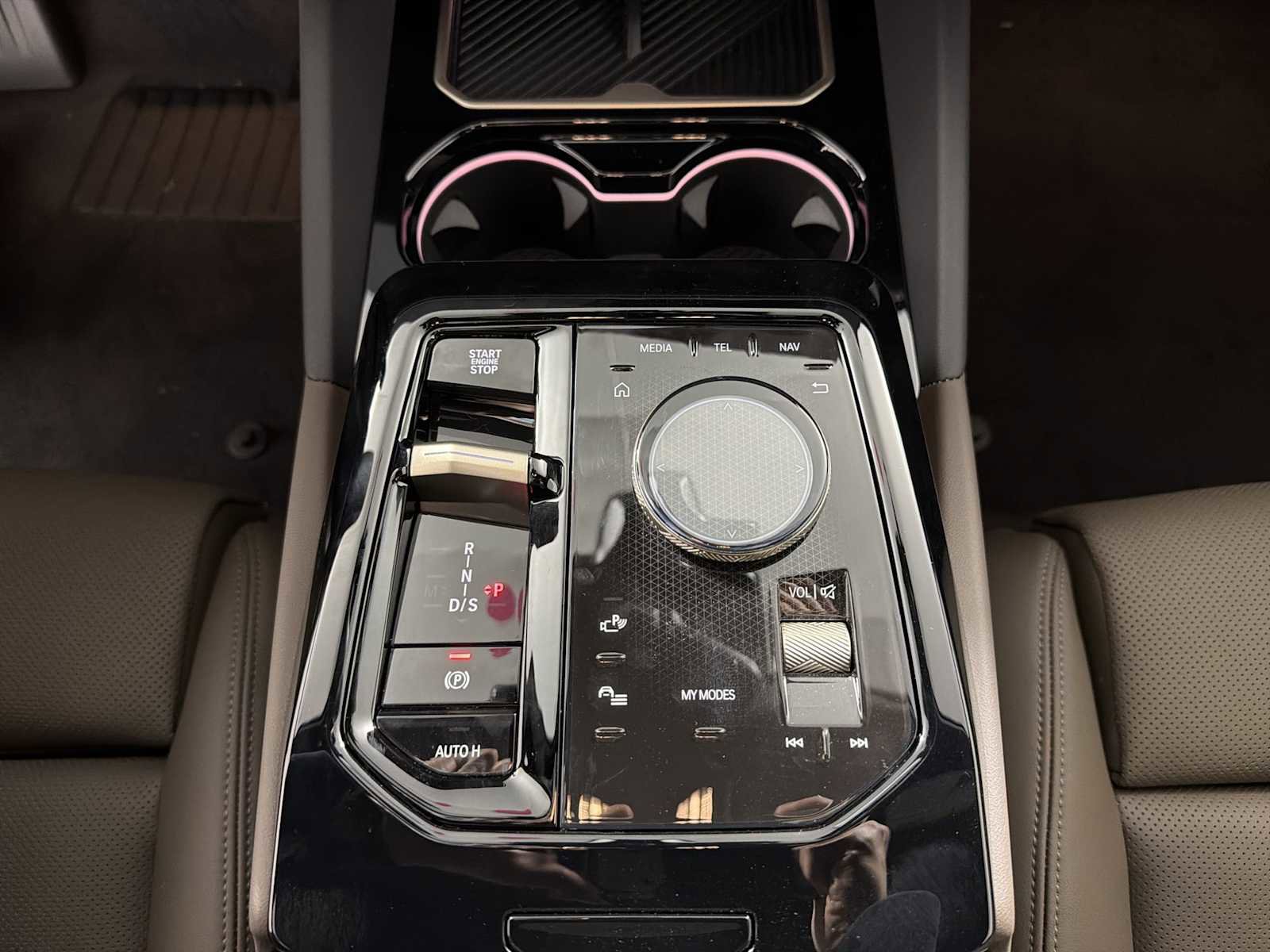 New 2026 BMW 530i xDrive w/ Premium Package image 17