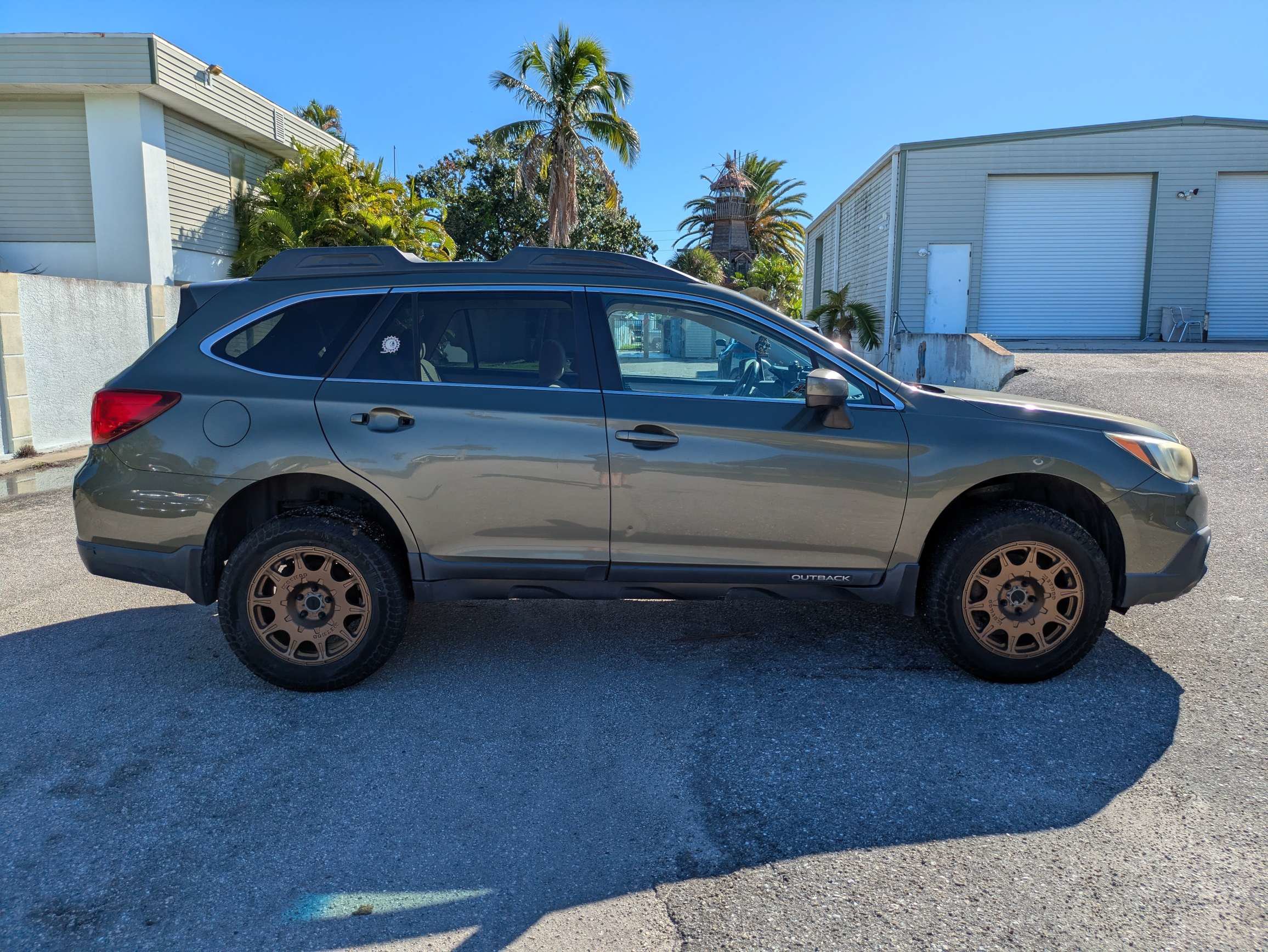 Used 2015 Subaru Outback 2.5i Premium AWD/4WD image 6