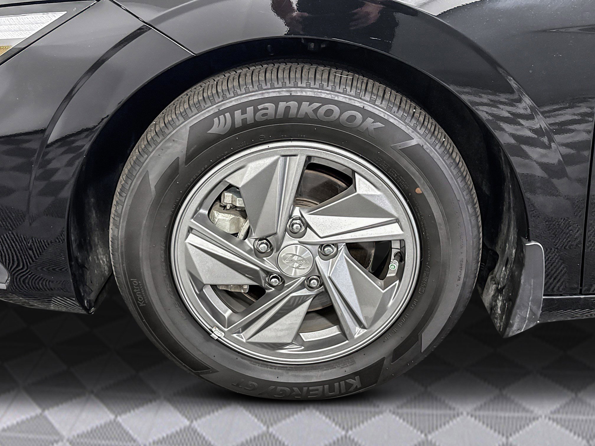 Used 2025 Hyundai Elantra SE image 31