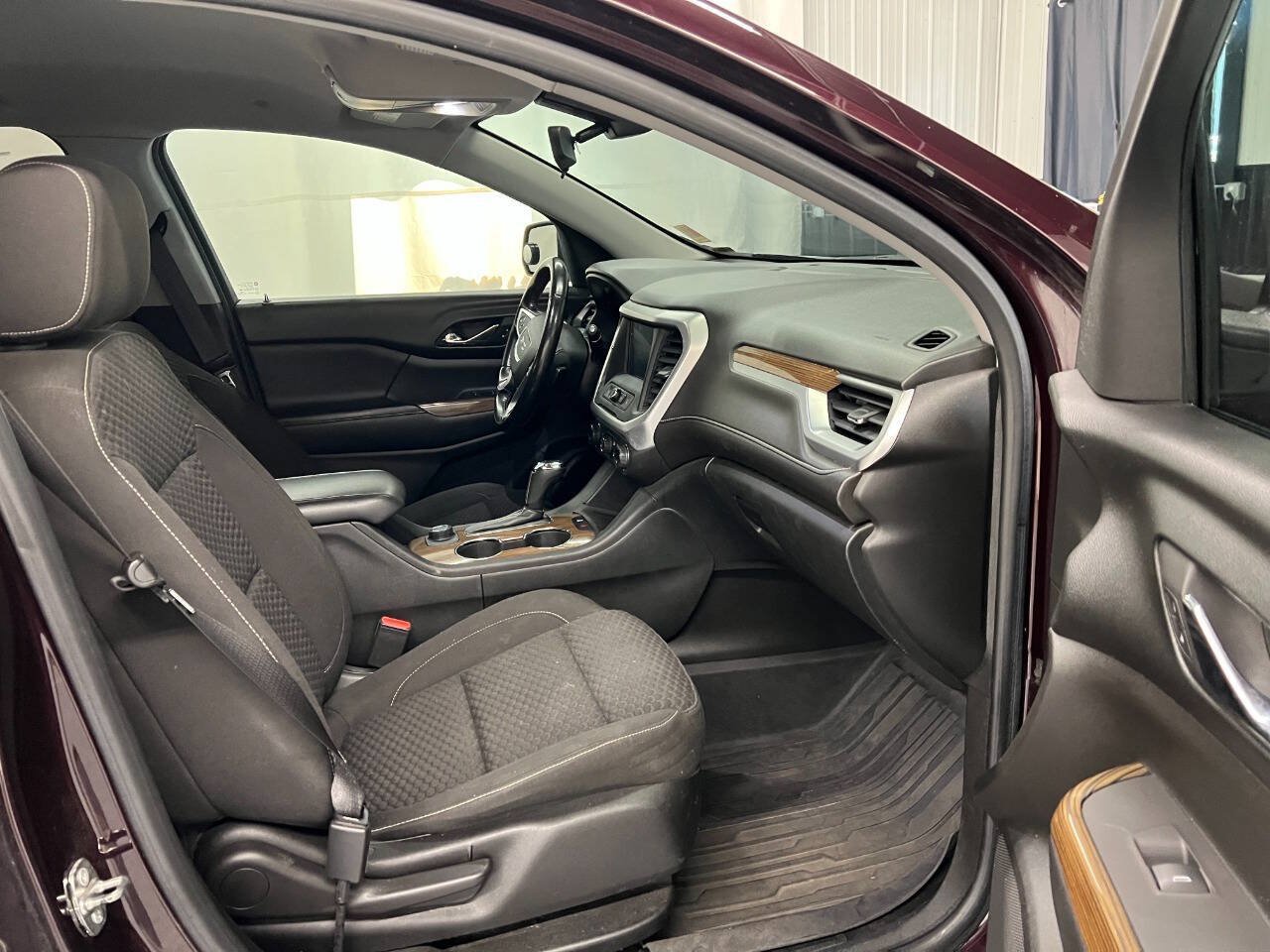 Used 2018 GMC Acadia SLE w/ LPO, Floor Liner Package AWD/4WD image 12