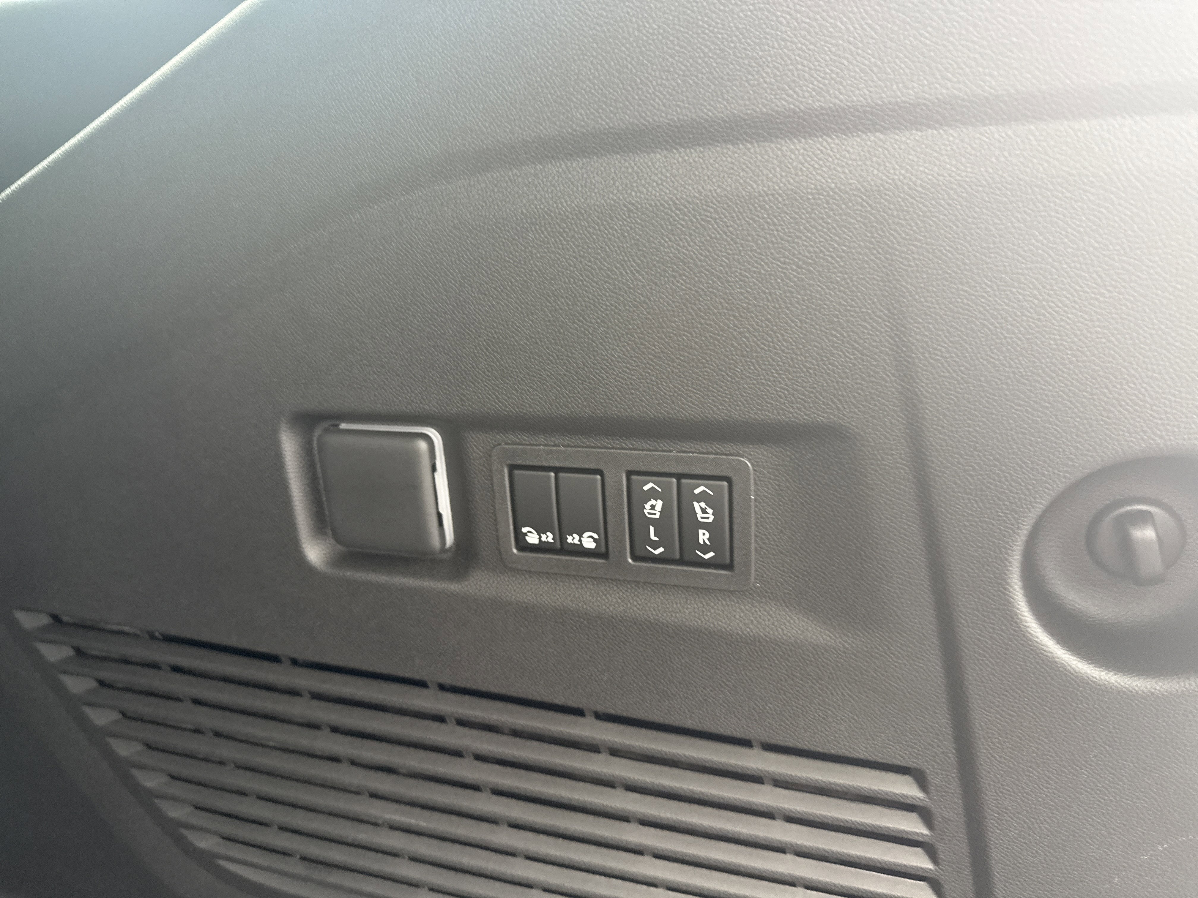 New 2026 GMC Yukon XL Elevation image 6