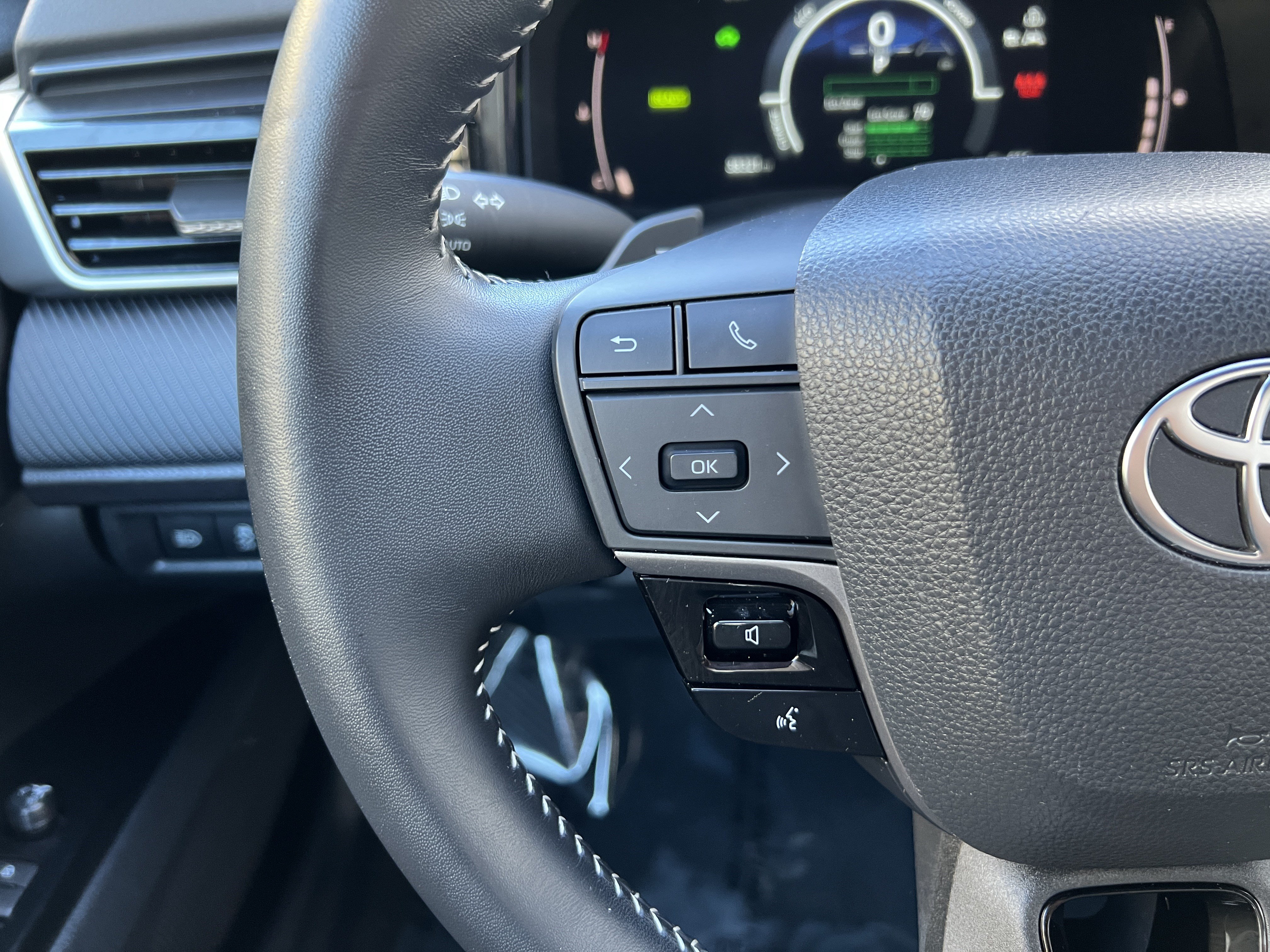 Used 2025 Toyota Camry SE FWD image 26