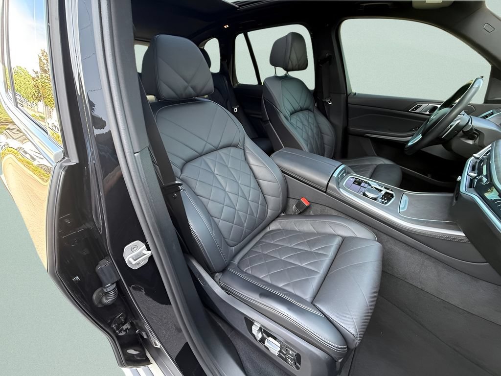 Used 2025 BMW X5 sDrive40i w/ Climate Comfort Package RWD image 28