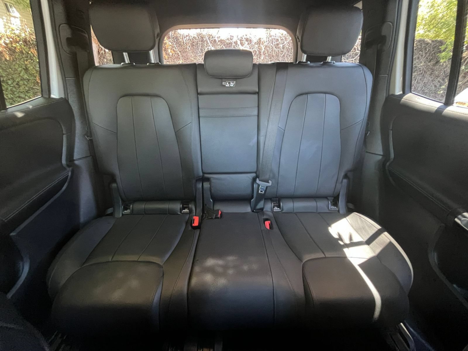 Used 2025 Mercedes-Benz GLB 250 image 38