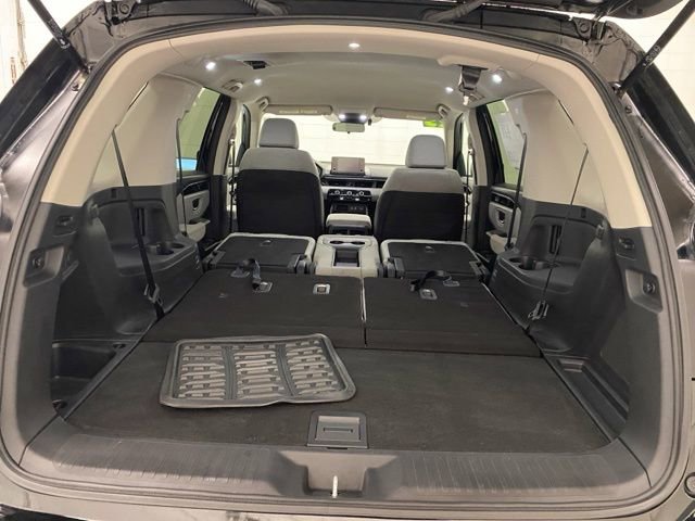 Used 2023 Honda Pilot LX image 25