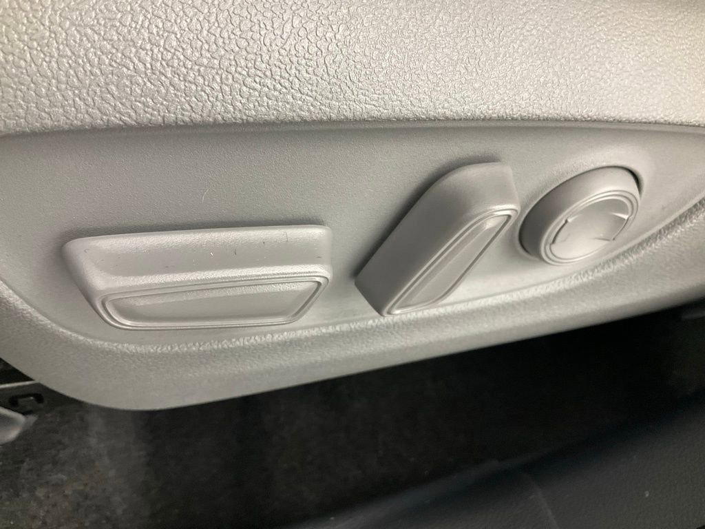 Used 2024 Toyota Highlander XLE image 24