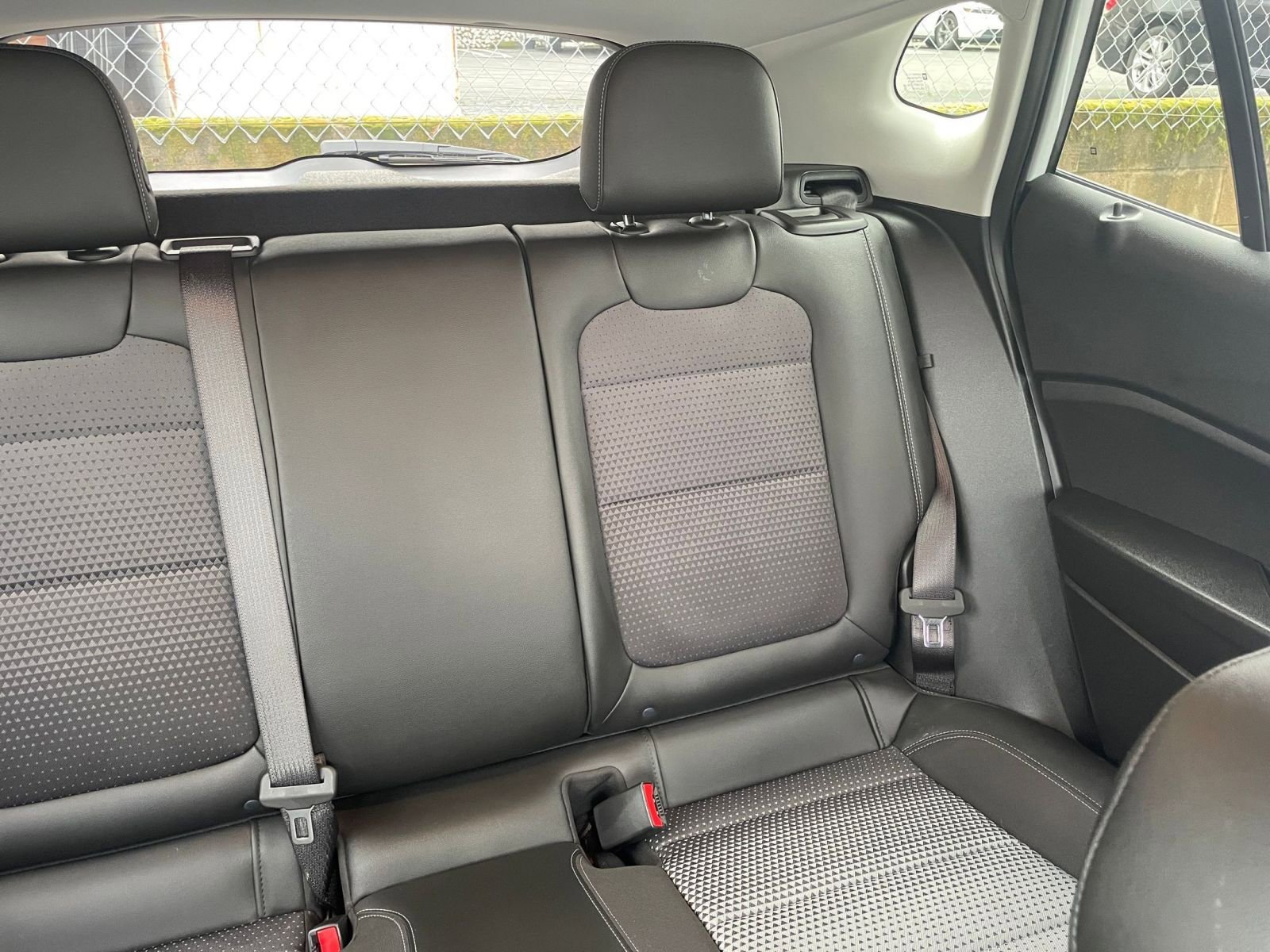 Used 2025 Chevrolet Trax LT image 37