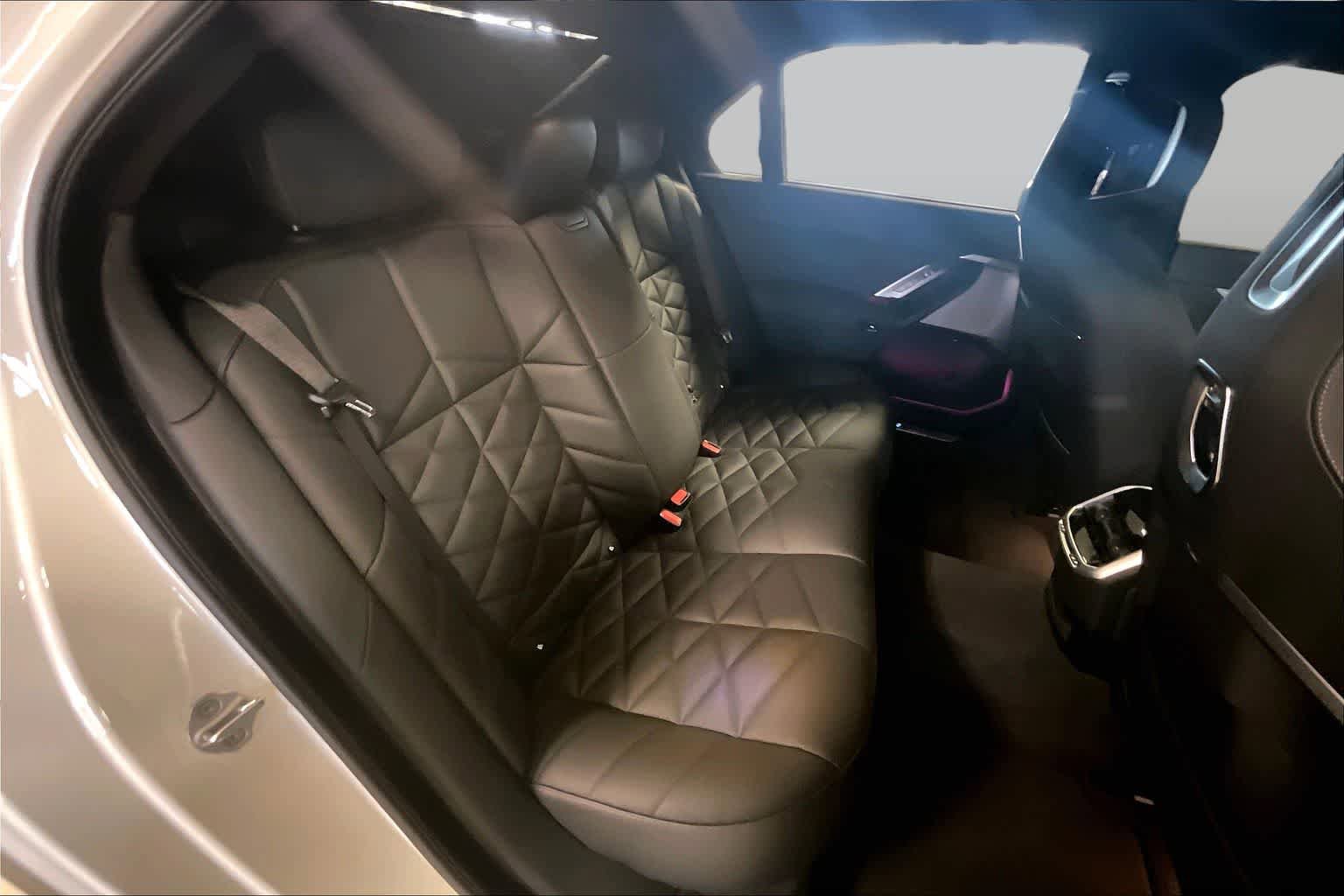 Used 2025 BMW 740i xDrive AWD/4WD image 18