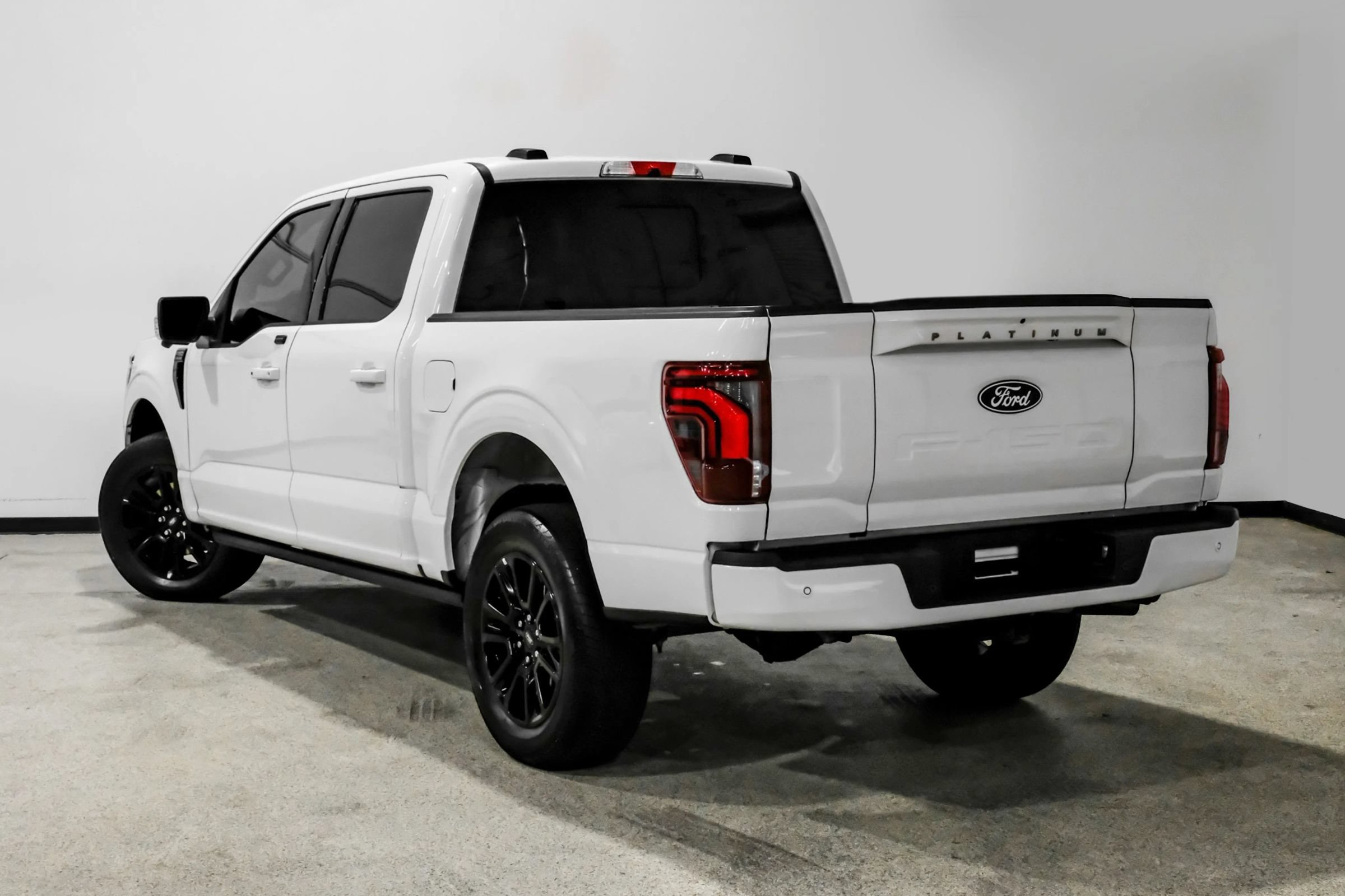 Used 2025 Ford F150 Platinum w/ FX4 Off-Road Package AWD/4WD image 5