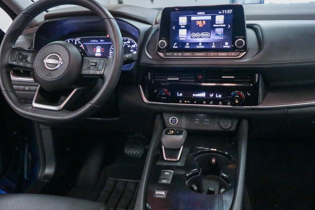 Used 2022 Nissan Rogue SV w/ SV Premium Package FWD image 28