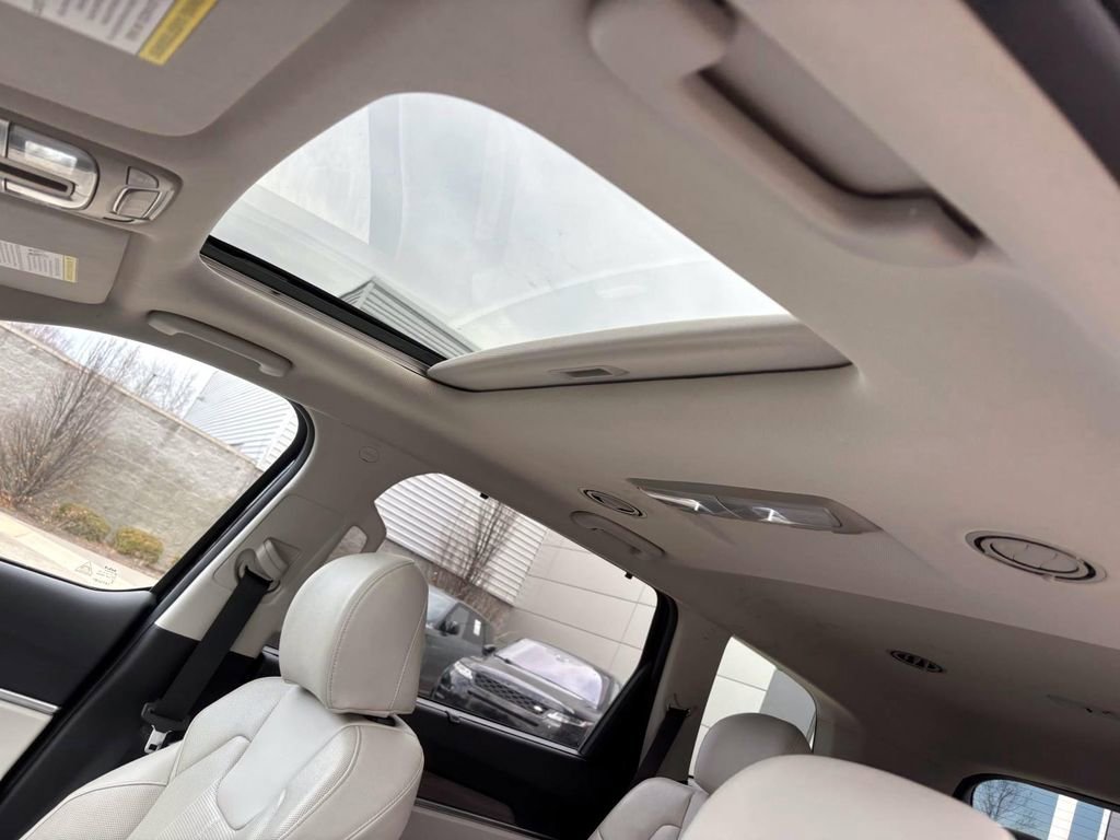 Used 2022 Kia Telluride EX w/ EX Premium Package image 26