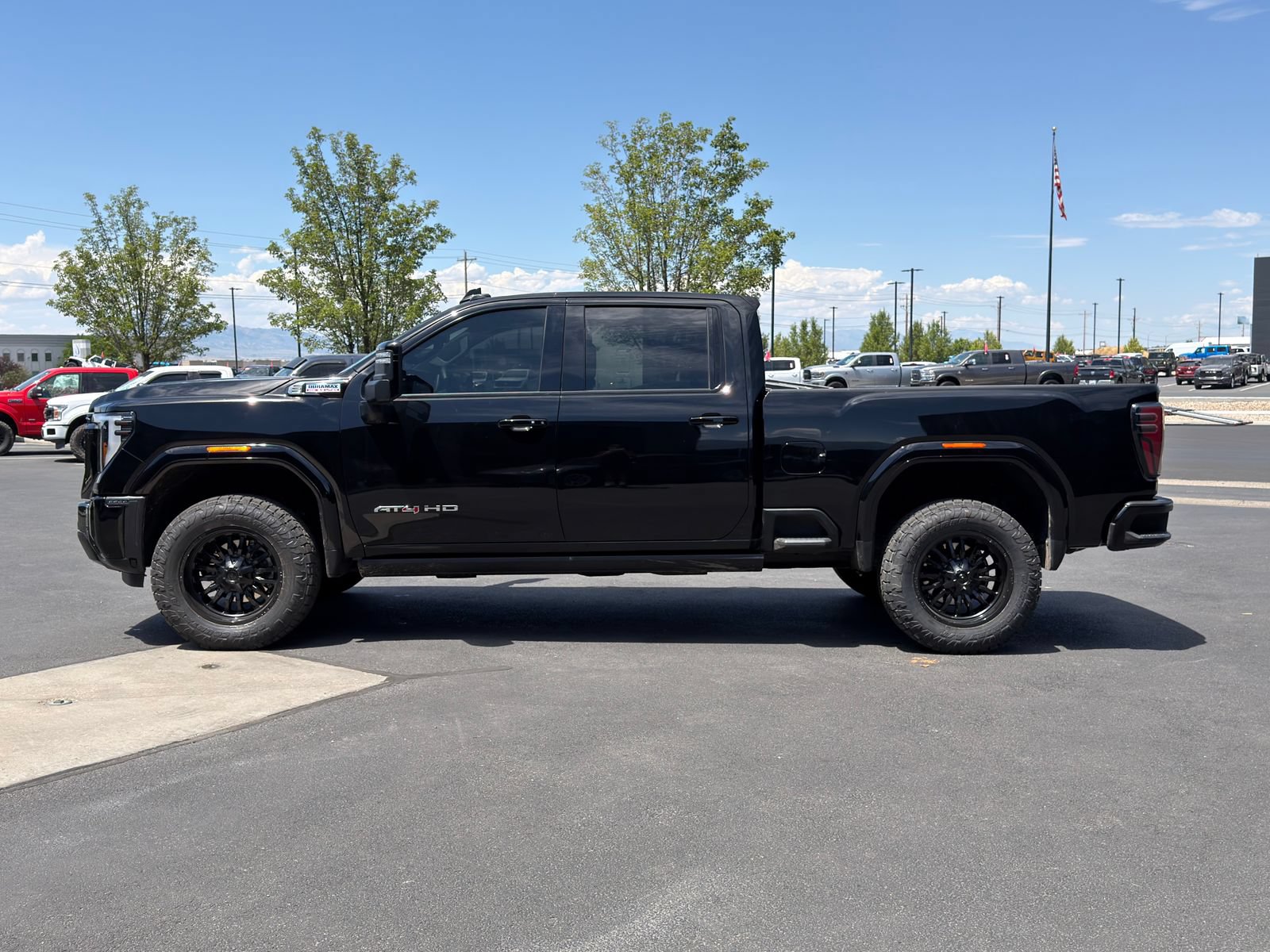 Used 2025 GMC Sierra 3500 AT4 w/ AT4 Premium Plus Package AWD/4WD image 5