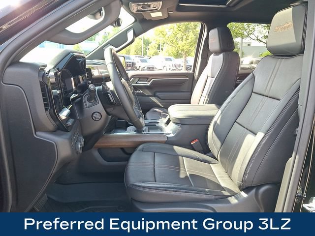 Used 2025 Chevrolet Silverado 1500 High Country w/ Technology Package AWD/4WD image 2