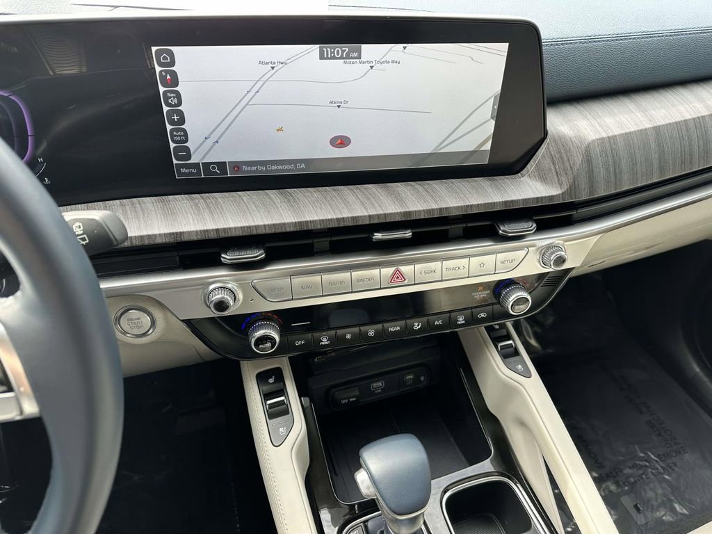 Used 2024 Kia Telluride EX w/ EX Captain's Chair Package image 17