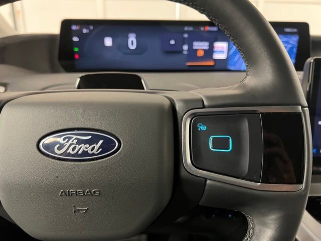 Used 2025 Ford Expedition Active AWD/4WD image 30