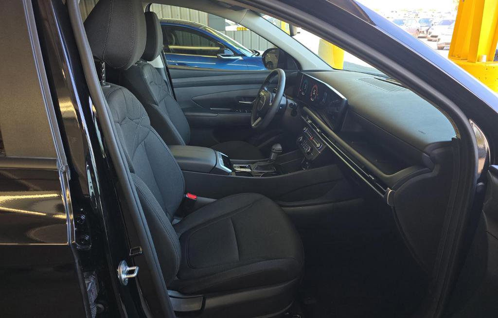 Used 2025 Hyundai Tucson SE image 7