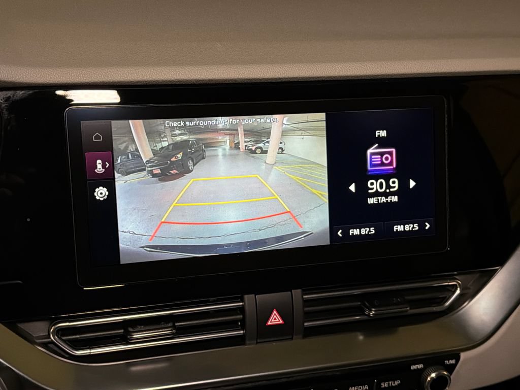 Certified 2022 Kia Niro Touring Special Edition FWD image 28