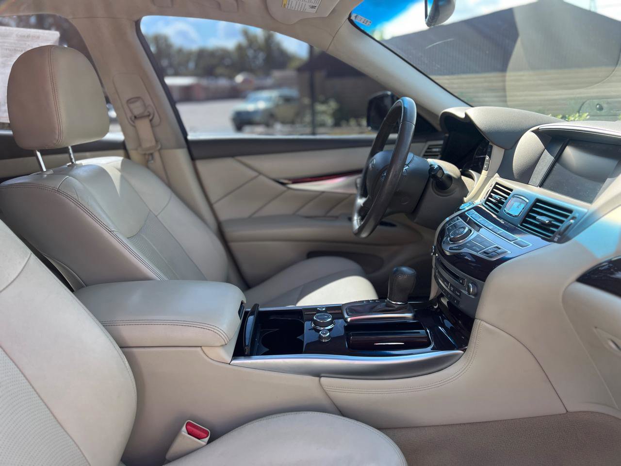 Used 2019 INFINITI Q70 Luxe RWD image 44