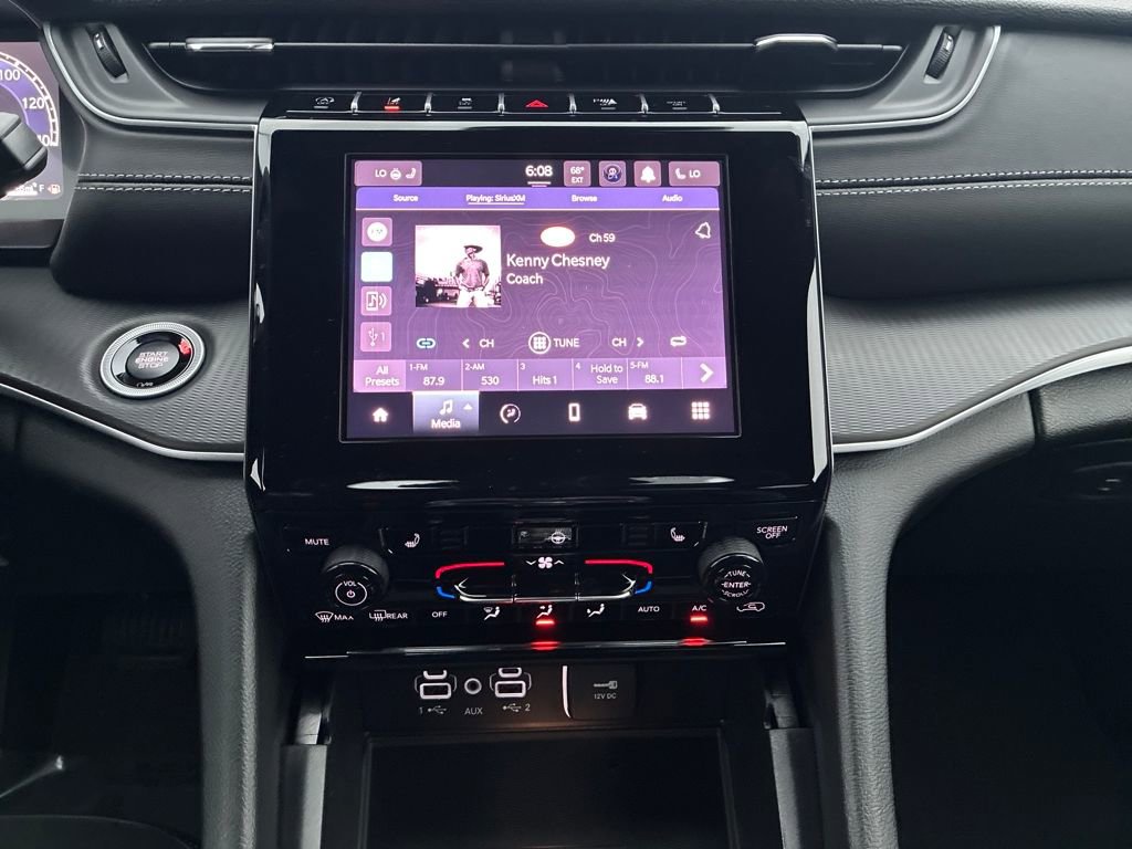 New 2025 Jeep Grand Cherokee Altitude image 19