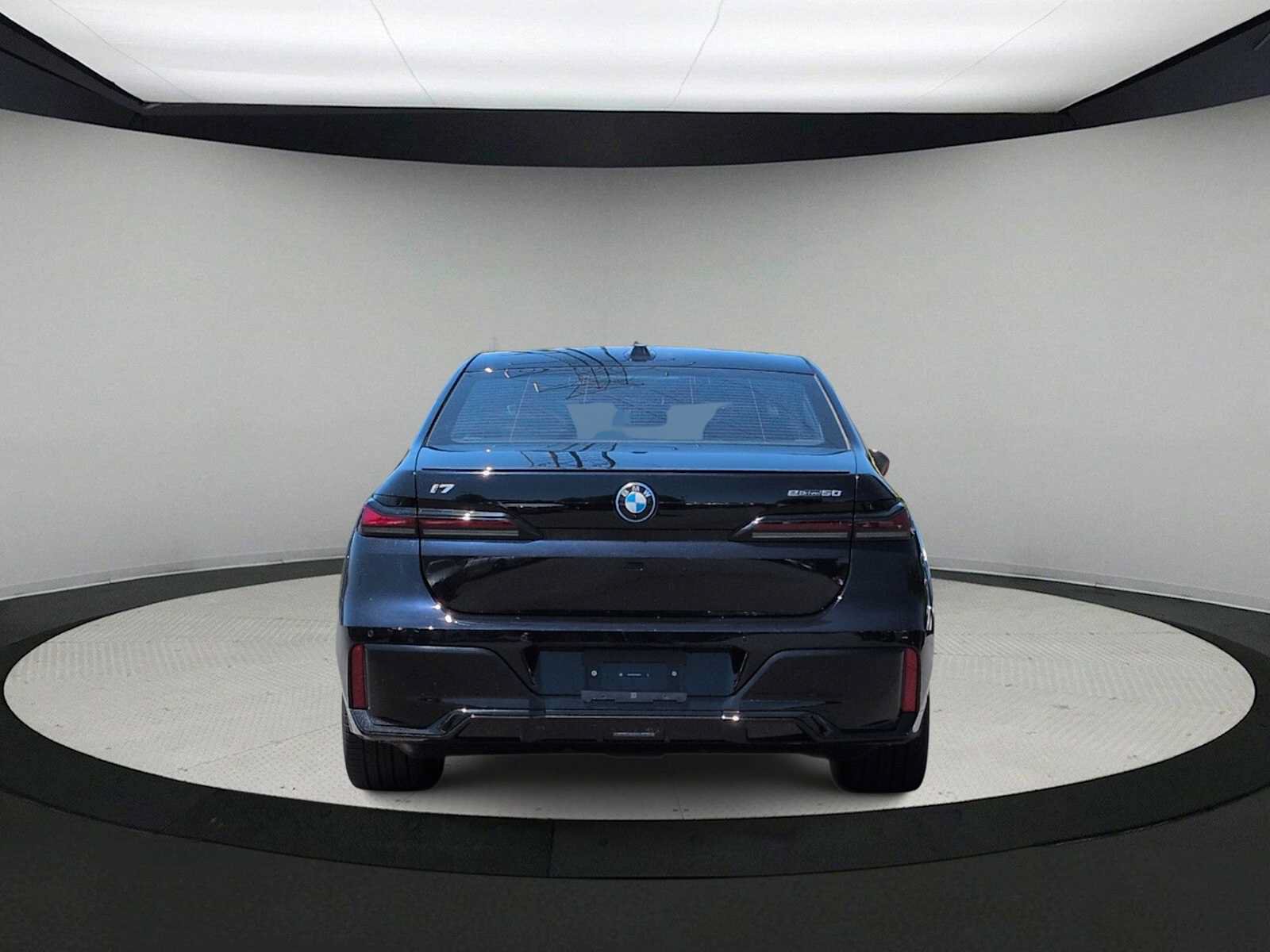 Used 2026 BMW i7 xDrive60 w/ M Sport Package RWD image 7