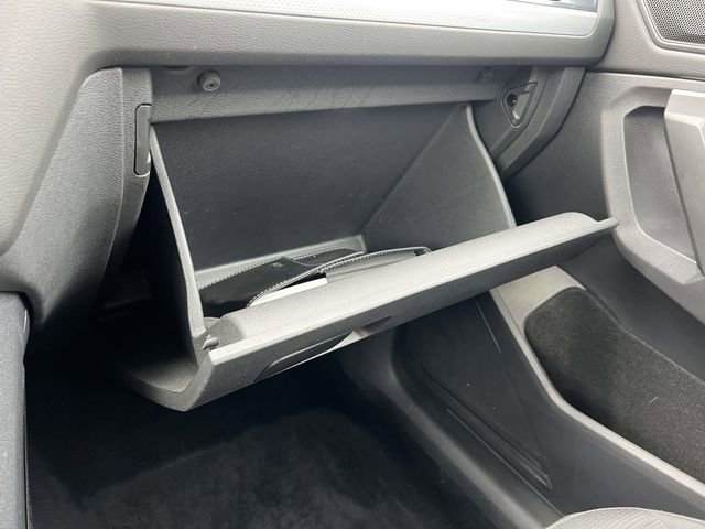 Used 2022 Volkswagen Tiguan S image 32