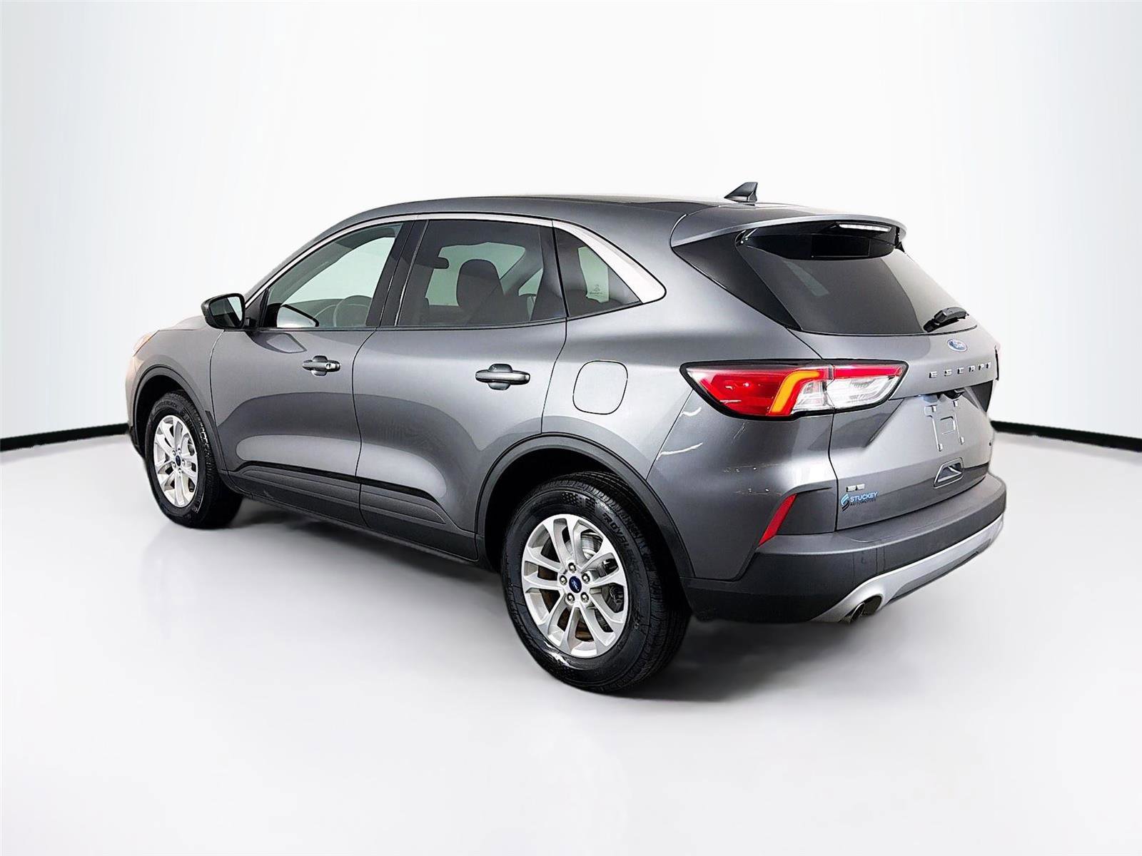 Used 2022 Ford Escape SE w/ Cold Weather Package image 5