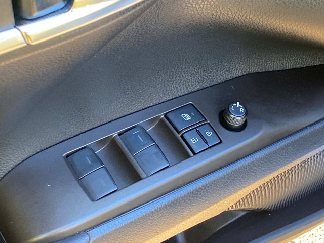 Used 2022 Toyota Camry SE FWD image 13