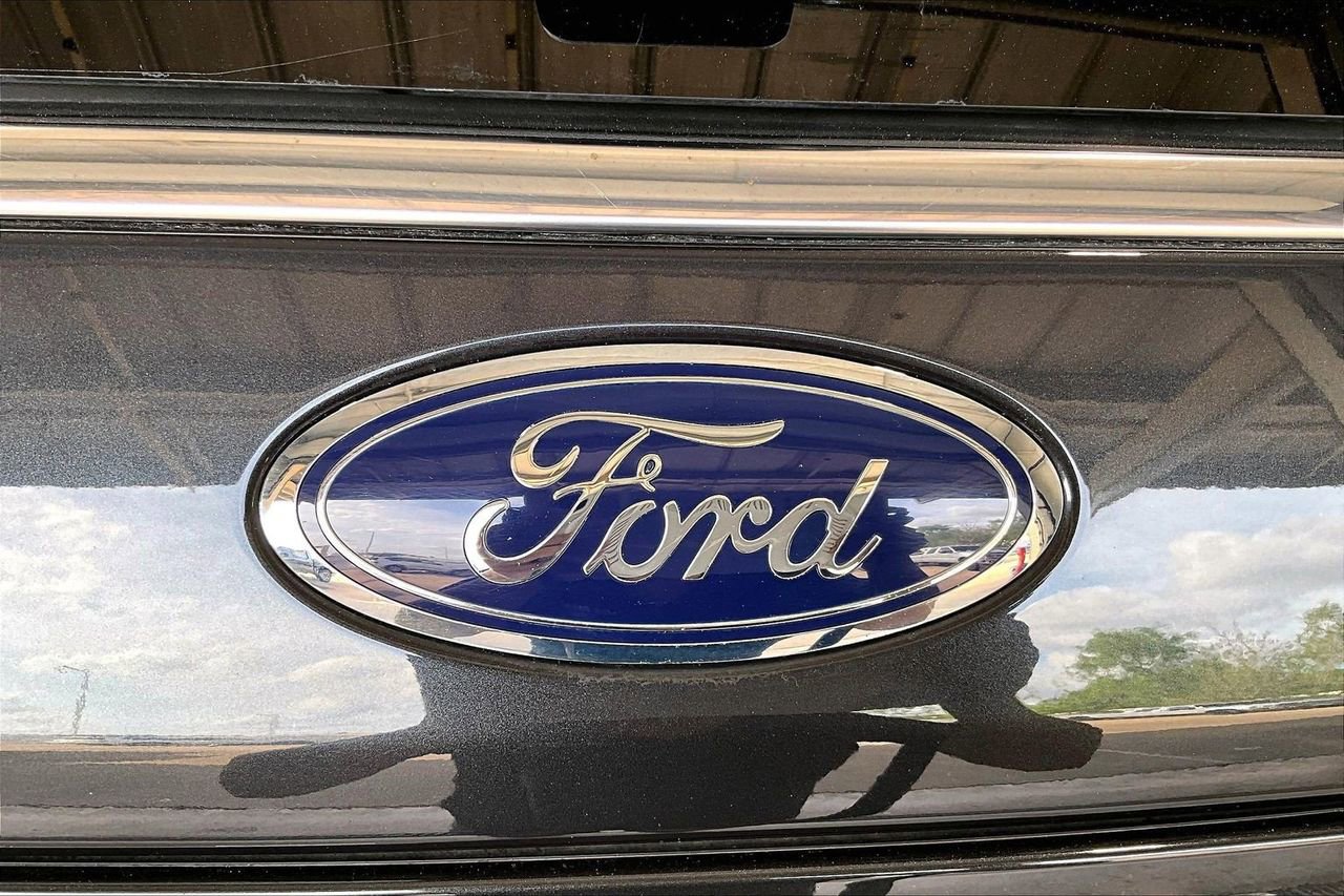 Used 2024 Ford Expedition Limited image 7