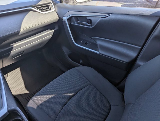 Certified 2020 Toyota RAV4 LE FWD image 18