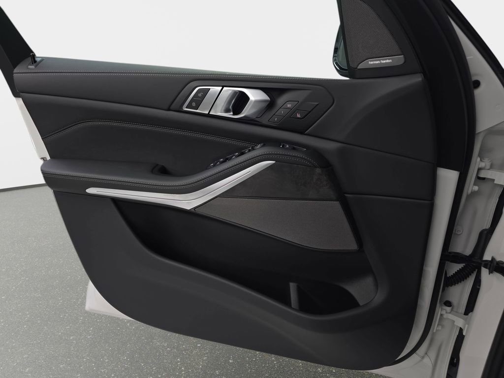 New 2026 BMW X5 xDrive40i w/ M Sport Package image 26