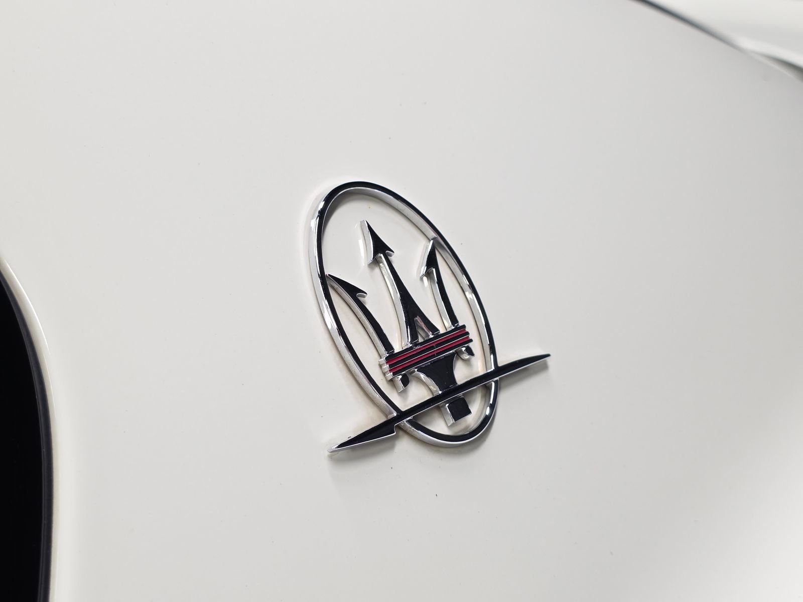 Used 2015 Maserati GranTurismo Sport RWD image 40