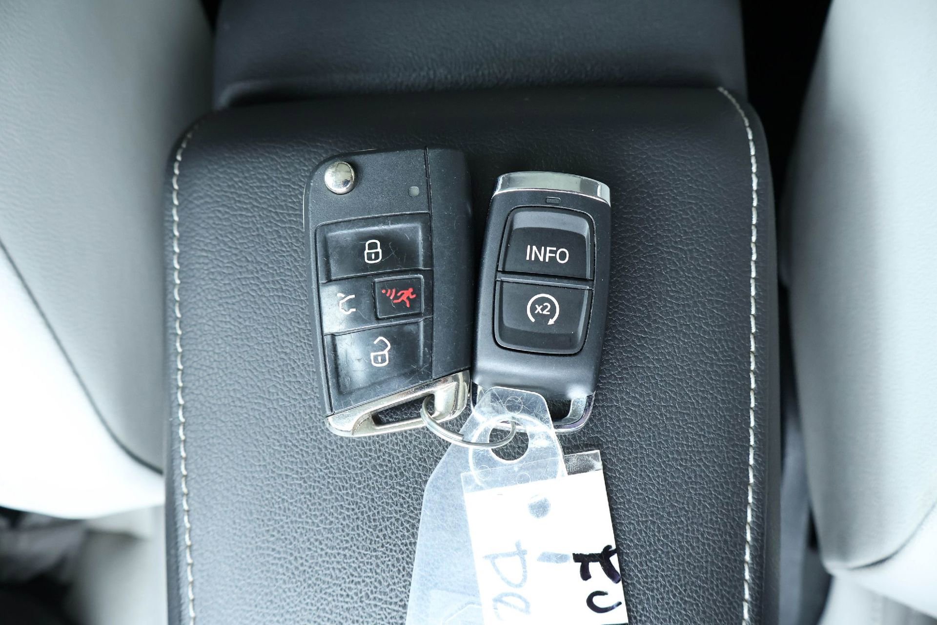 Used 2021 Volkswagen Tiguan SE FWD image 20