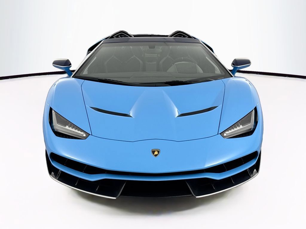 Used 2017 Lamborghini Centenario LP 770-4 image 2