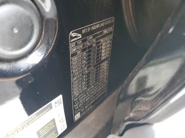 Used 2019 Jaguar F-PACE Premium image 30