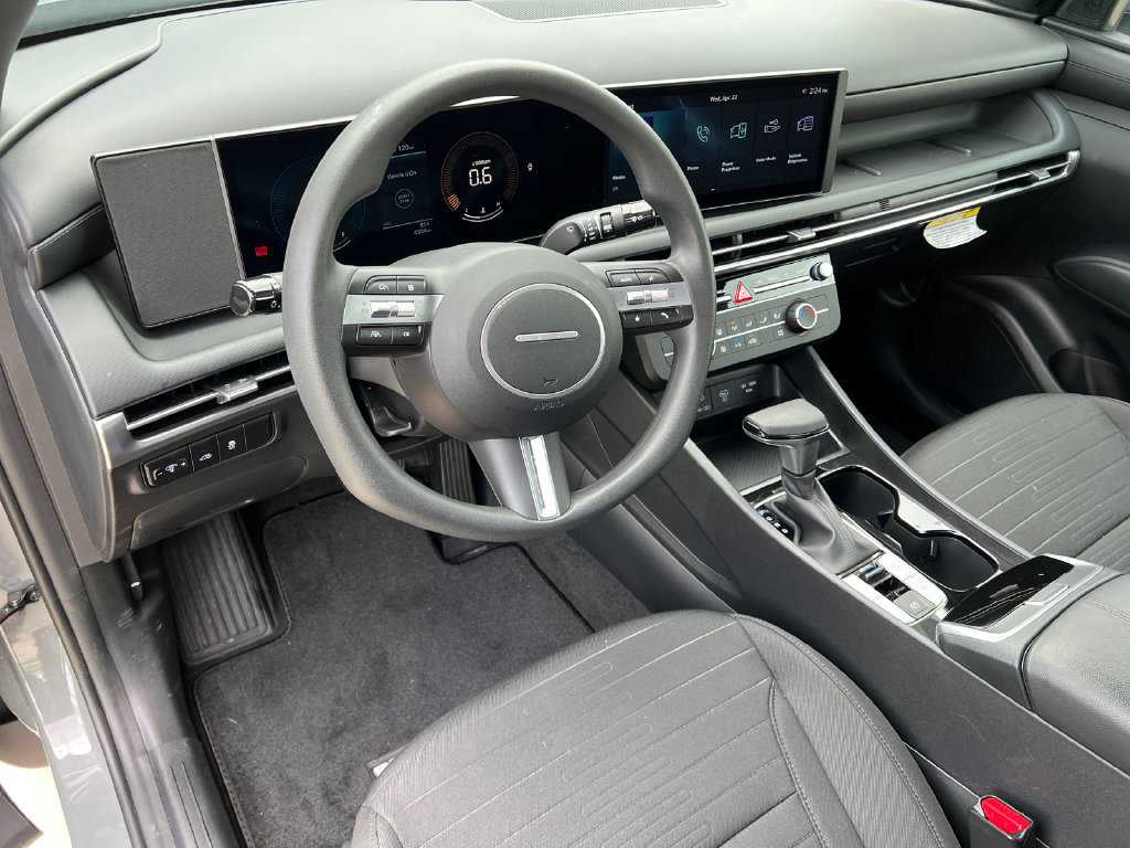 Used 2026 Hyundai Santa Cruz SE FWD image 18