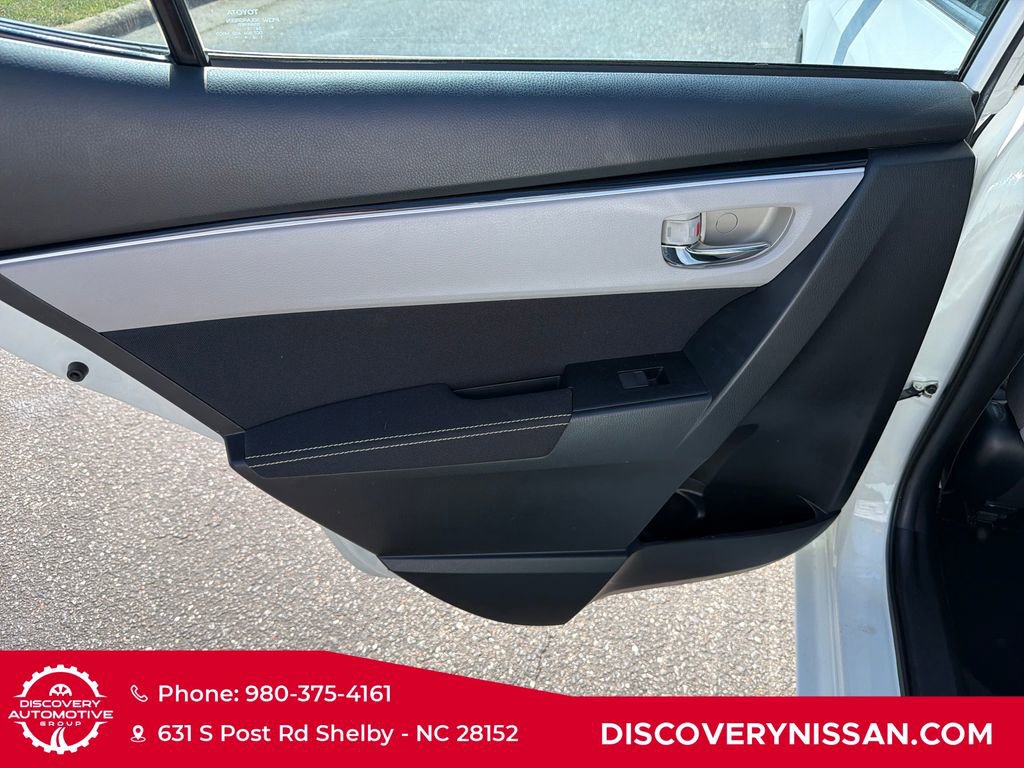 Used 2018 Toyota Corolla LE FWD image 28