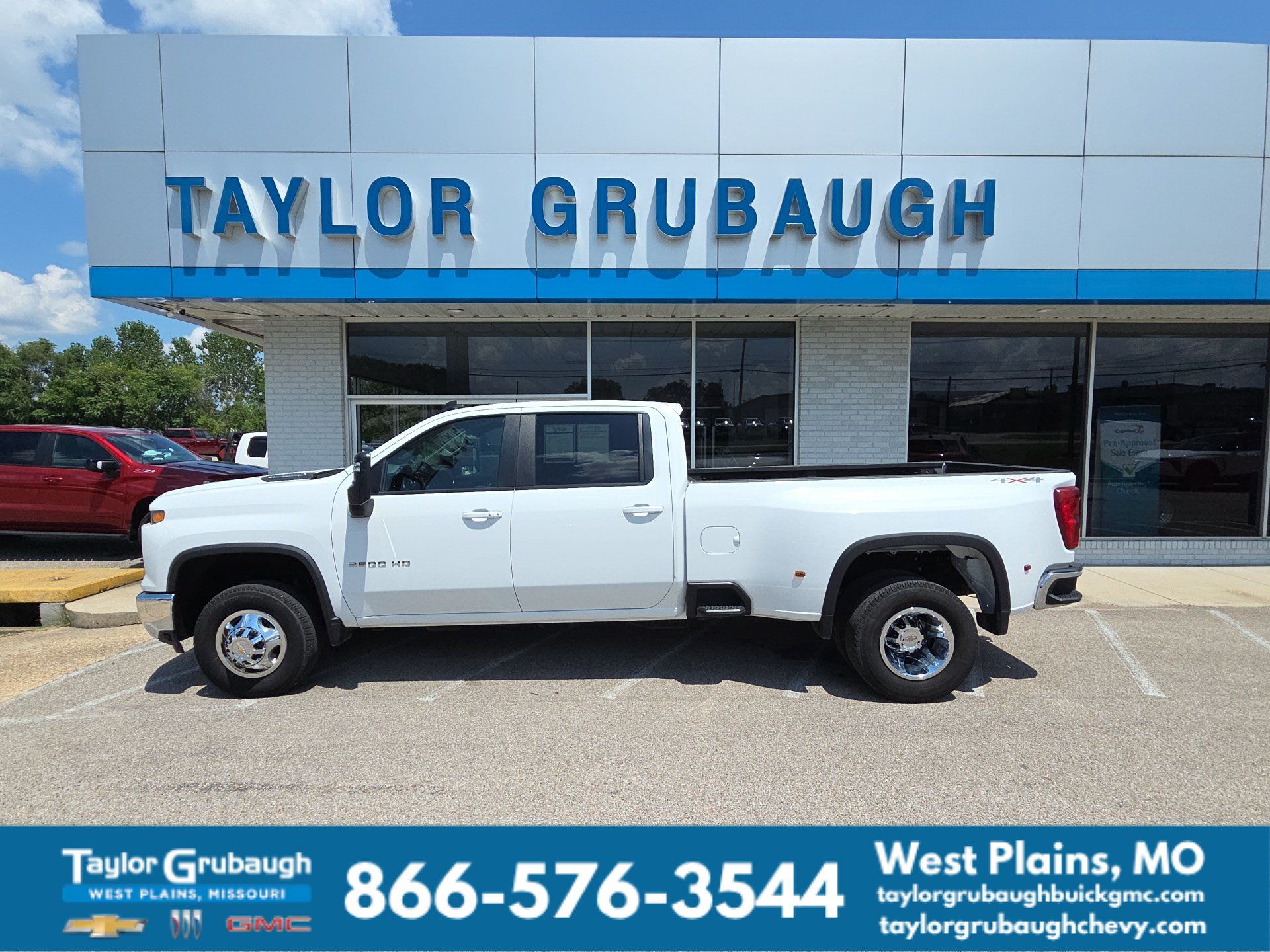 Used 2025 Chevrolet Silverado 3500 LT w/ Convenience Package AWD/4WD image 1