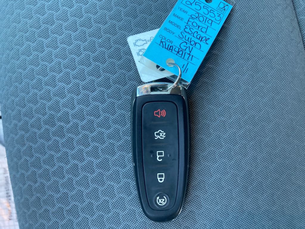 Used 2019 Ford Escape SE image 38