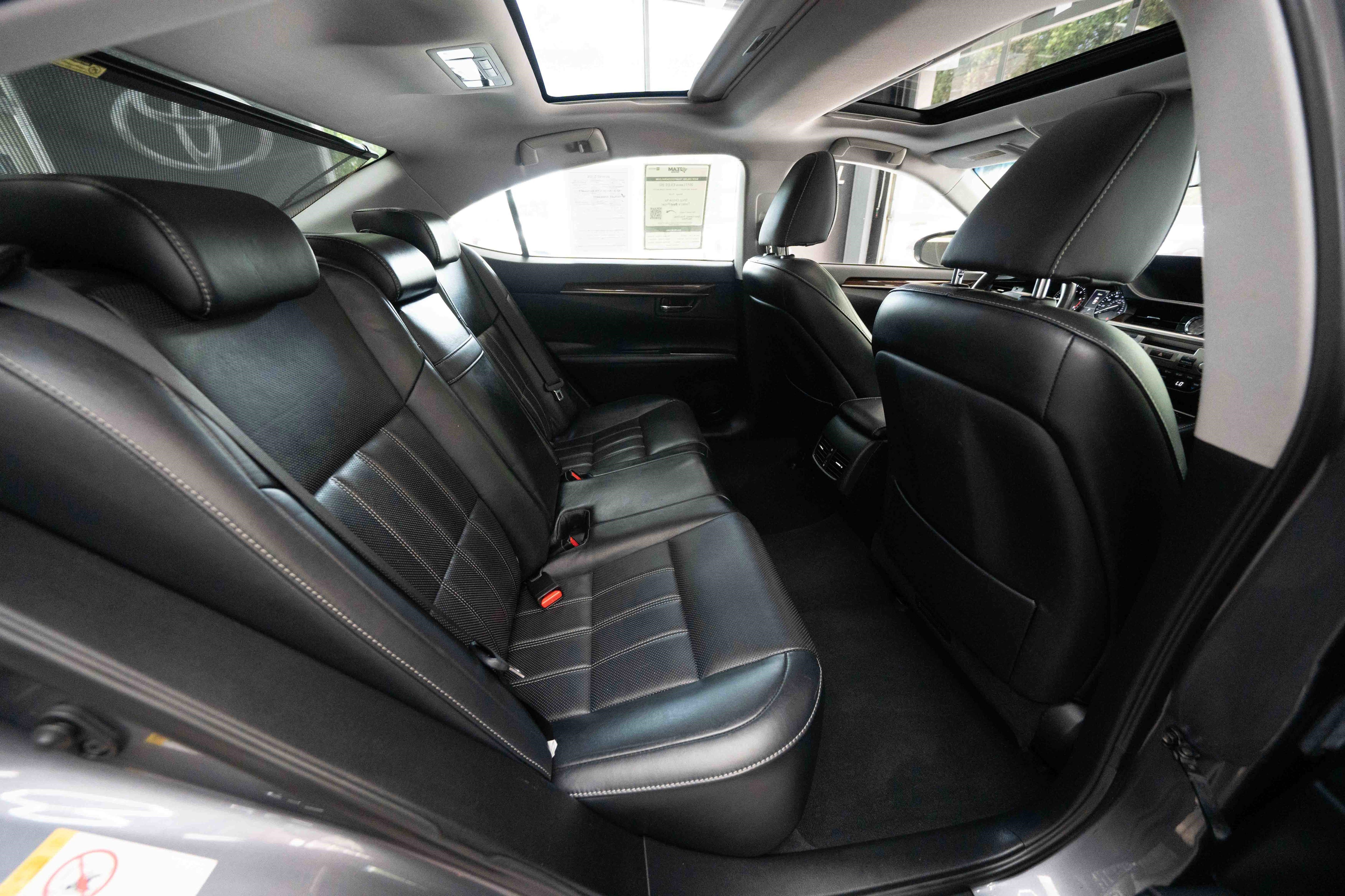 Used 2017 Lexus ES 350 w/ Luxury Package FWD image 24